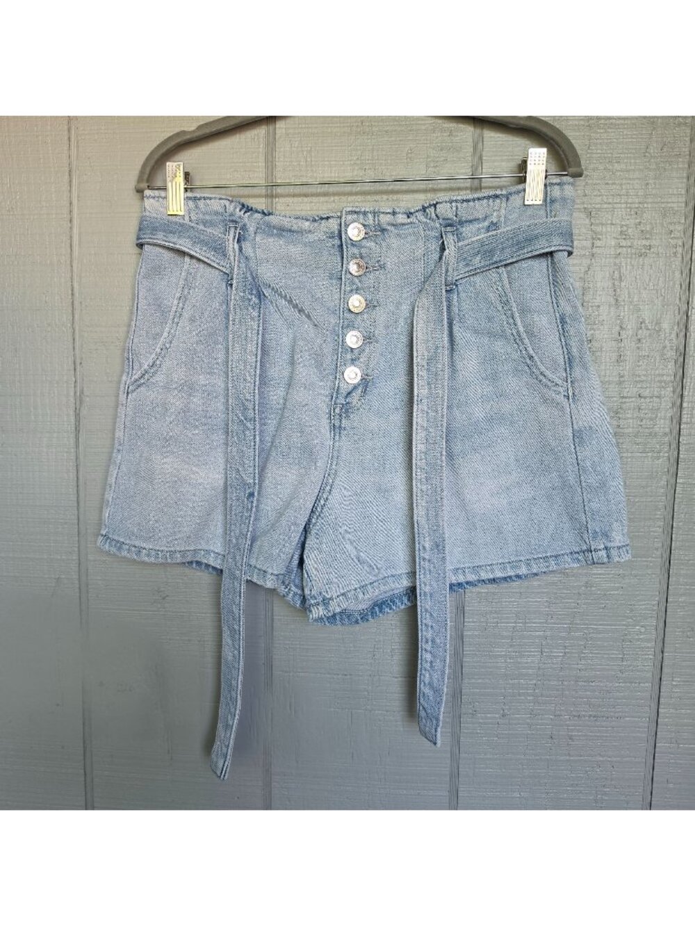 American Eagle Mom Short High Rise Paperbag Denim Button Fly Belted. Size 10